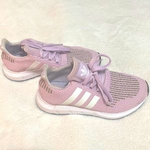 Adidas women’s size 5.5